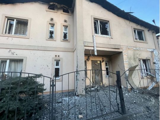 У Нікополі руйнування після атаки росіян, фото ОВА