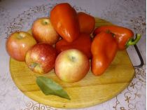Маринованные яблоки с болгарским перцем