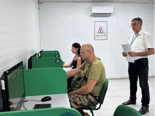 З 12 вересня в сервісних центрах МВС почали діяти оновлені тестові питання для складання теоретичного іспиту на отримання посвідчення водія, фото з відкритих джерел
