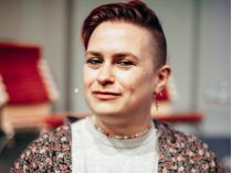 Квир-человек, волонтер и активист Эдвард Риз