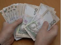 Речь идет о дополнительной единовременной выплате в размере 2 000 грн к проживанию, фото из открытых источников