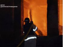Росіяни б'ють по критичній інфраструктурі. Фото ДСНС