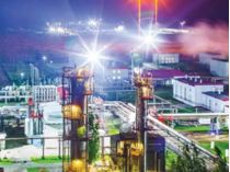 Великий газопереробний завод атакований у Волгоградській області росії