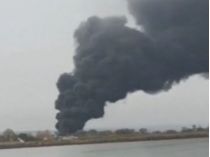 У районі нафтобази в Ростовській області піднімається дим, фото скріншот відео