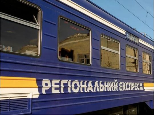 По напрямку Сумщини та Чернігівщини частково зупинено рух потягів, фото Укрзалізниця