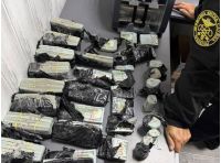 Митники запобігли спробі незаконного вивезення майже 1 млн доларів з України, фото ДМС