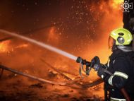 Під Одесою масштабна пожежа після нальоту ворожих безпілотників (фото, відео)