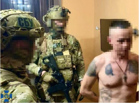 Співробітники СБУ затримали агента під час спорядження вибухівки для теракту, фото СБУ