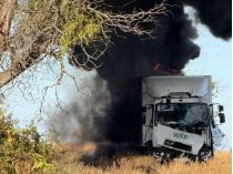 Росіяни атакували автівки з гуманітаркою. Фото зі сторінки Олександра Прокудіна