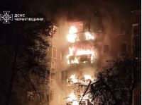 В Нежине дроны попали в терминал «Новой почты», дважды — в многоэтажный дом, гражданскую инфраструктуру, фото ГСЧС