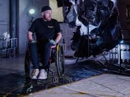 &laquo;Пірнув і&nbsp;зламав шию. До&nbsp;ранку міг не&nbsp;дожити&raquo;: танкіст ЗСУ після травми створив новий вид живопису
