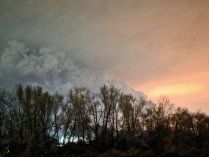 Горит Новокуйбышевский завод, фото соцсети