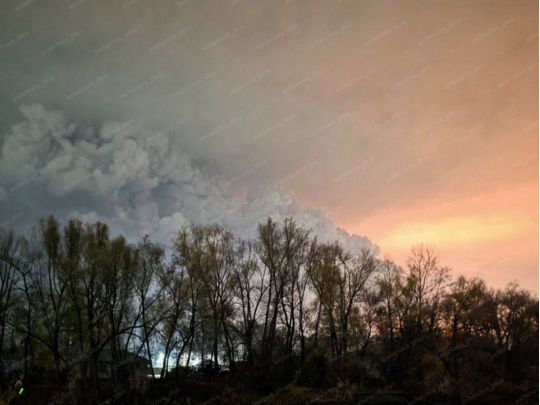 Горить Новокуйбишевський завод, фото соцмережі