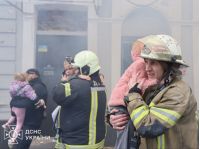 Ворожий дрон потрапив до дитячого садка, фото ДСНС