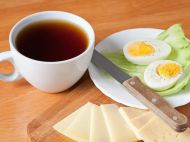 З&nbsp;чим не&nbsp;можна їсти яйця: список продуктів вас здивує