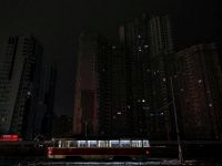 Спальный район Киева, оставшийся без электричества после очередного ракетного удара. Фото Reuters 