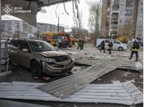 У Сумах дрон потрапив до АЗС, фото ДСНС