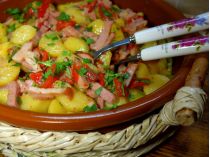 Картопля з копченою шинкою