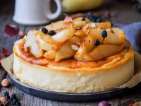 Творожная запеканка с карамелизированной грушей