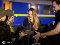Анджеліна Джолі в Україні 