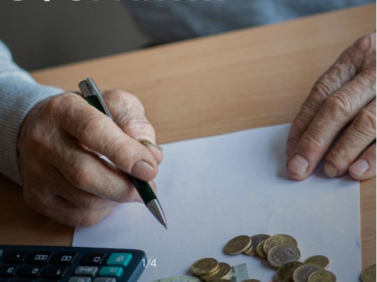 Без необхідного стажу людям пенсійного віку призначають соцдопомогу. Фото із сайту КМУ