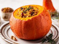 Фаршированная тыква с рисом и изюмом - Фото: Depositphotos
