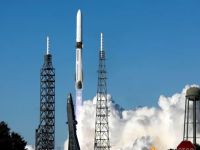 Blue Origin успішно повернула бустер ракети New Glenn&nbsp;— Фото: Reuters