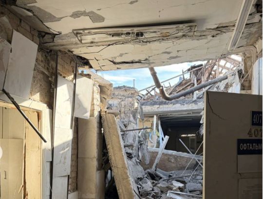 У медзакладі вибито двері та понад 150 вікон, фото Нацаакадемія меднаук