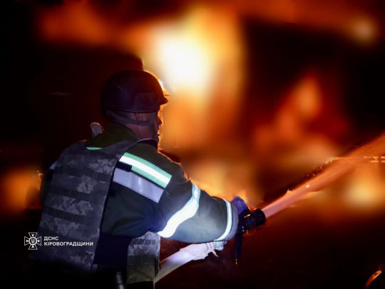 Росіяни вдарили по інфраструктурі у ніч проти 23 вересня. Фото ДСНС