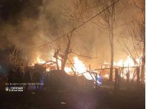 Три «Шахеди» вдарили по старостату на Сумщині. Фото ОВА