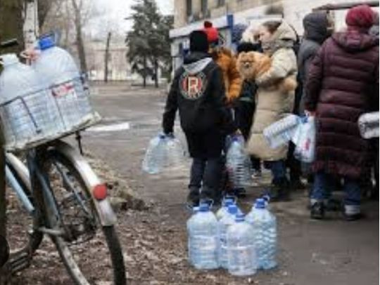 В Донецке постоянные очереди за водой, фото из открытых источников