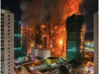 У китайському Гонконзі 26 листопада сталась масштабна пожежа у житловому комплексі, фото Радіо Свобода