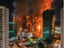 В китайском Гонконге 26 ноября произошел масштабный пожар в жилом комплексе, фото Радио Свобода