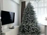 Украшать елку нужно в хорошем настроении, фото https://www.instagram.com/p/DQrDxsfjPMT/?img_index=2&amp;igsh=MThsMTRhdW5samhjdA