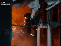 Росіяни атакували Одесу 4 грудня. Фото ДСНС