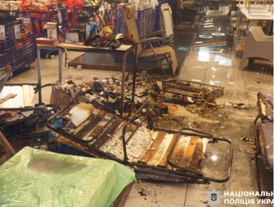 Пожежу у гіпермаркеті влаштував хлопчик, фото поліції