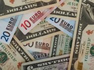 Курс долара на&nbsp;початку жовтня: чи&nbsp;досягне він знакової позначки