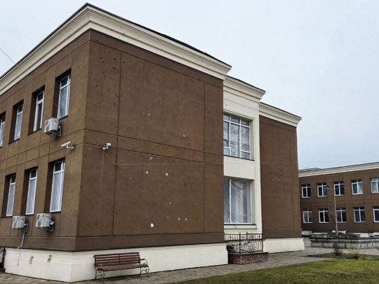 Наслідки прильоту «Шахеду» у двір школи Unique School в Чайках 29 листопада 2025 року