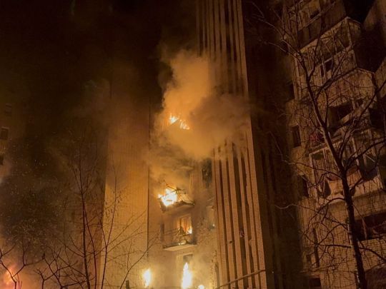 Російські дрони атакували багатоповерхівки в Охтирці та Чернігові&nbsp;— Фото: ДСНС