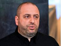Умєров, фото з відкритих джерел