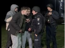 Напад на артистів та неналежна реакція поліції, фото скриншот відео