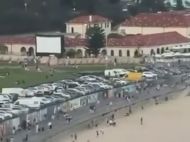 На&nbsp;популярном пляже в&nbsp;Автралии терррористы открыли огонь по&nbsp;людям, праздновавшим Хануку: есть жертвы (видео)
