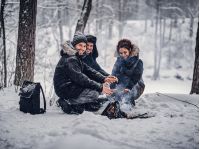 Щасливі люди на природі, фото https://ua.freepik.com/free