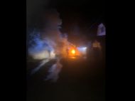 Под автомобиль заложили взрывчатку: машина сгорела полностью&nbsp;&mdash; депутат чудом выжил