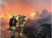 На місці удару виникла пожежа, фото з відкритих джерел