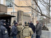 Співробітники УДО чинять опір працівникам НАБУ, фото НАБУ