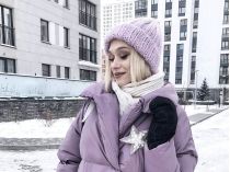 Дівчина в пуховику