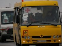 Автобуси для евакуації. Фото Аrmyinform 