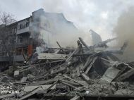 Російські окупанти вдарили двома ракетами по&nbsp;багатоповерхівці в&nbsp;Харкові: показали жахливі кадри (фото, відео)