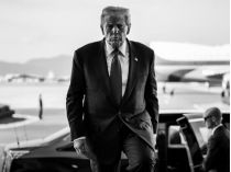 Белый дом опубликовал фото Трампа с надписью FAFO